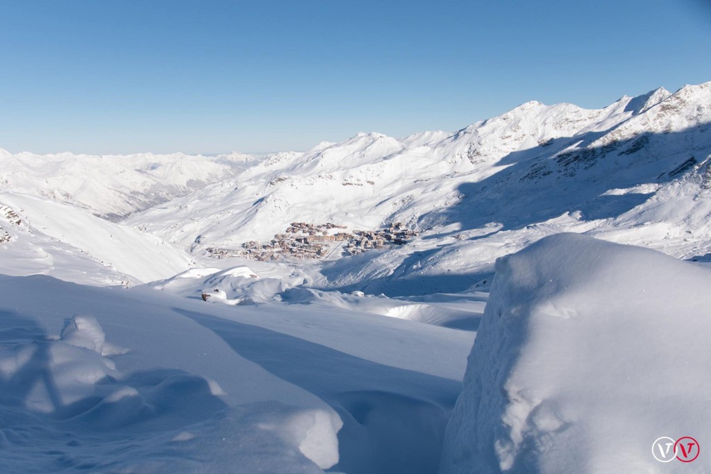 Val Thorens under a heavy blanket of snow this morning