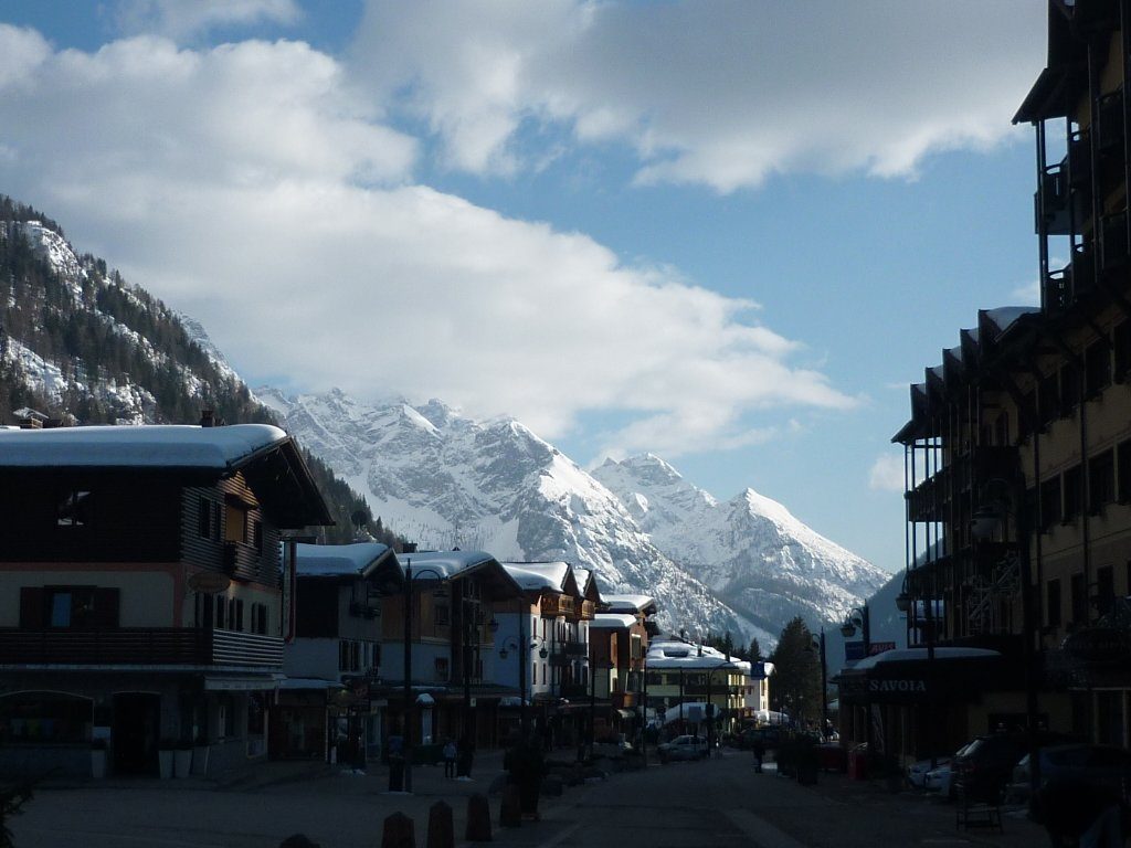 Ski Holidays in the Italian Dolomites